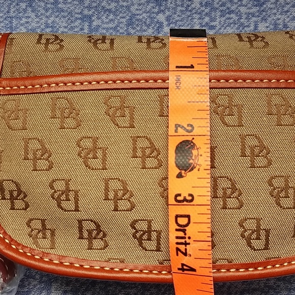 NWT Dooney and Bourke Wristlet - Picture 7 of 8